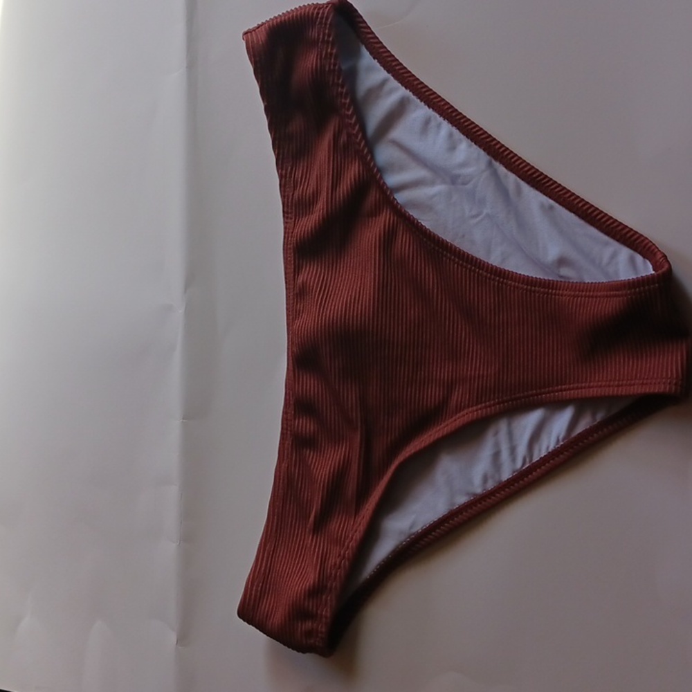 NWOT SHADE & SHORE LADIES SIZE MEDIUM BIKINI BOTTOM ONLY BROWN